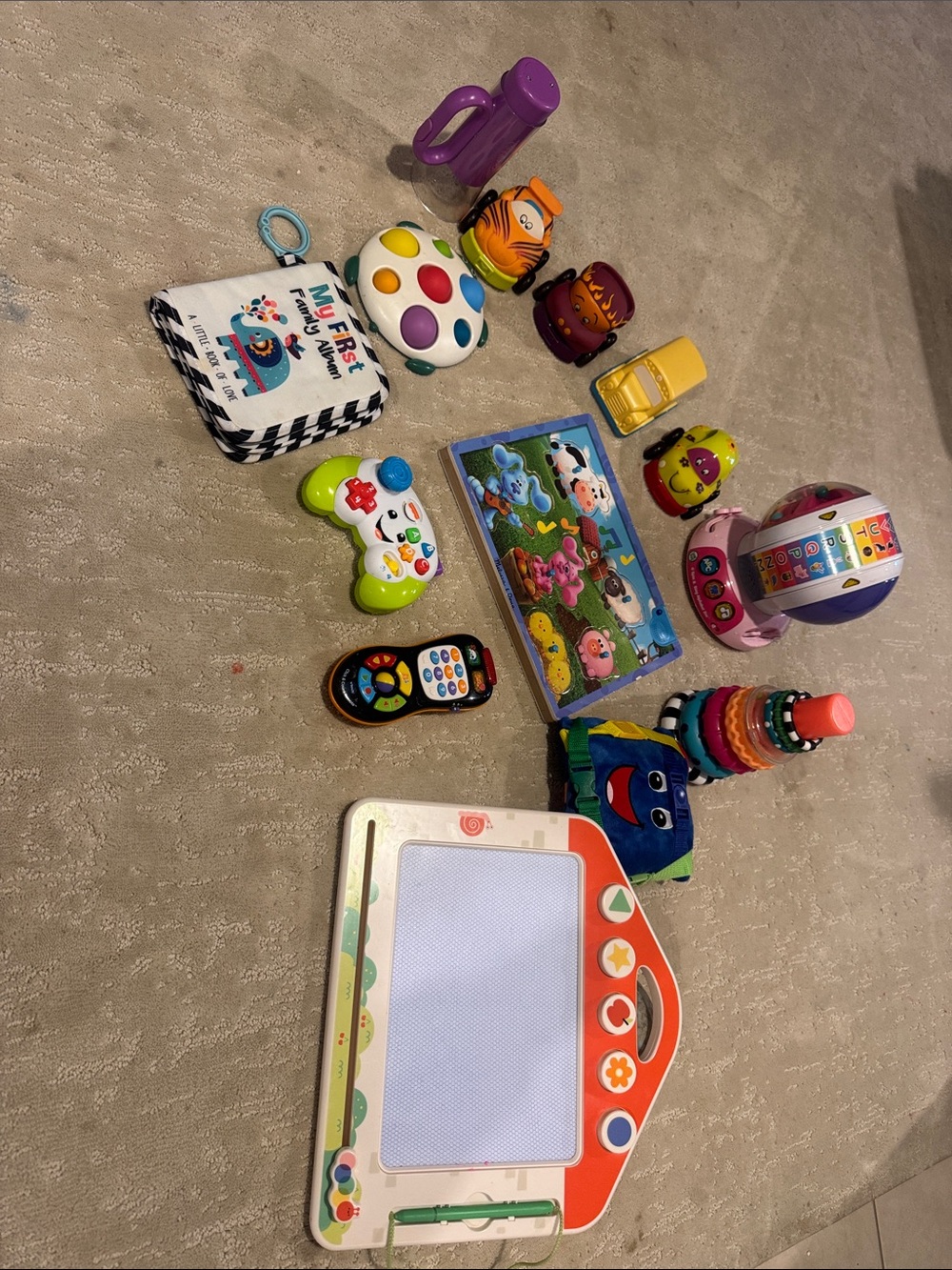 Kids/ toddler mix of toys - Multicolor